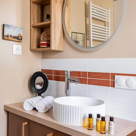 Veeve - Harmonious Hues Paris